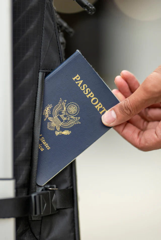 隠しポケットでセキュリティ万全