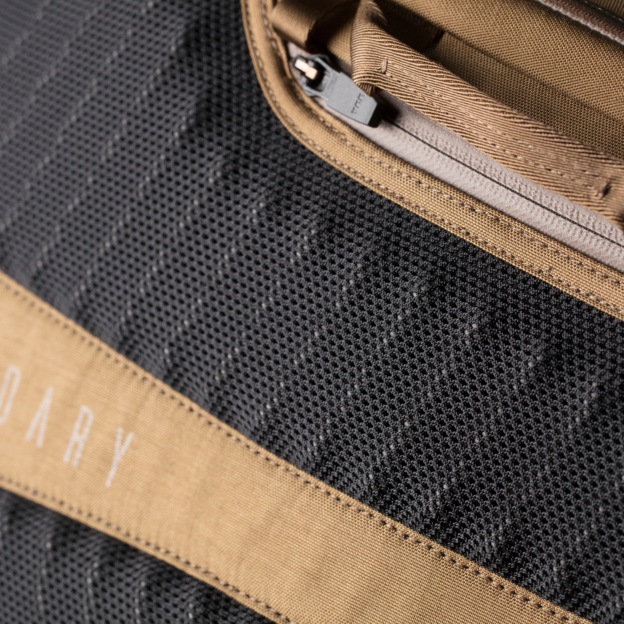 人間工学に基づいた背面パネル