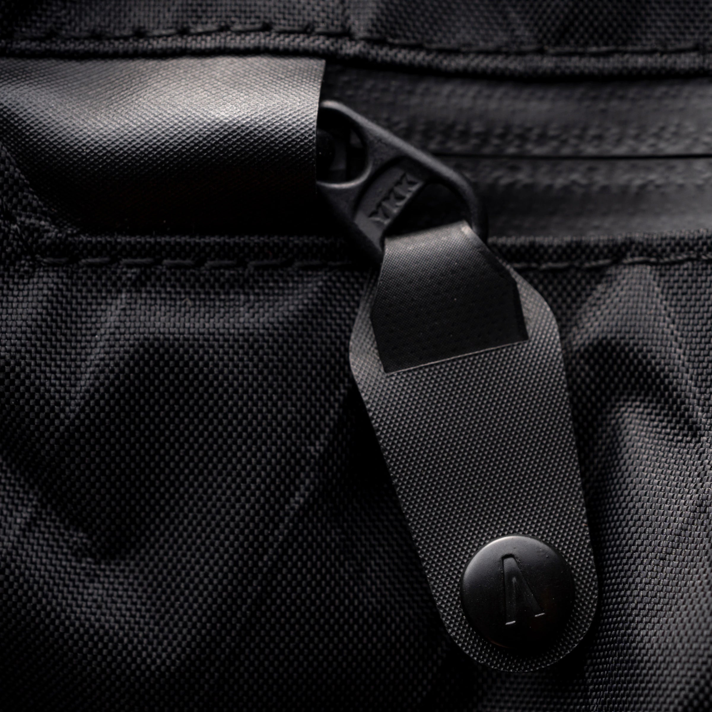 止水ジッパー採用