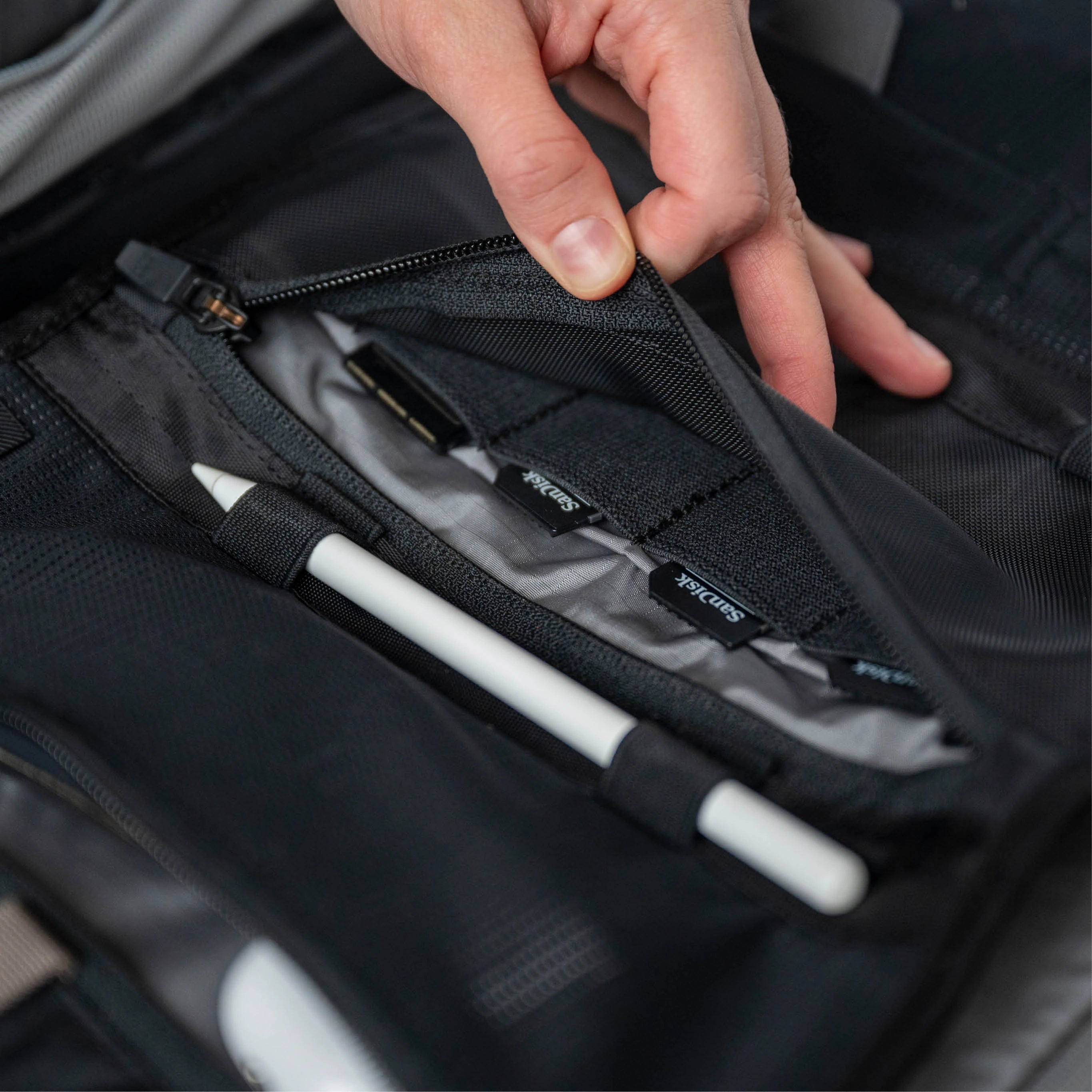 ペンスロット＆カードスロット