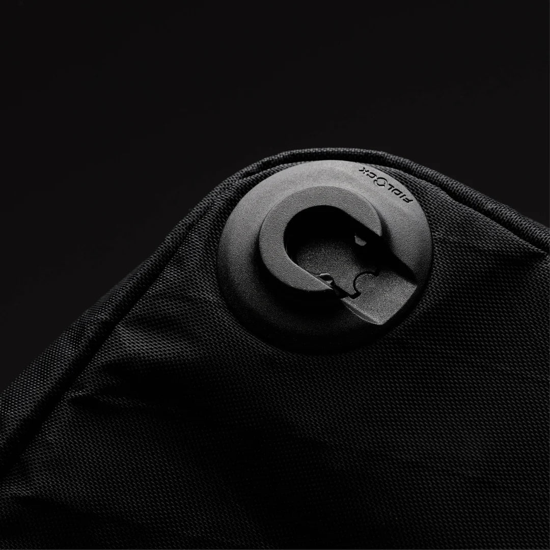 バッグ内部に装着