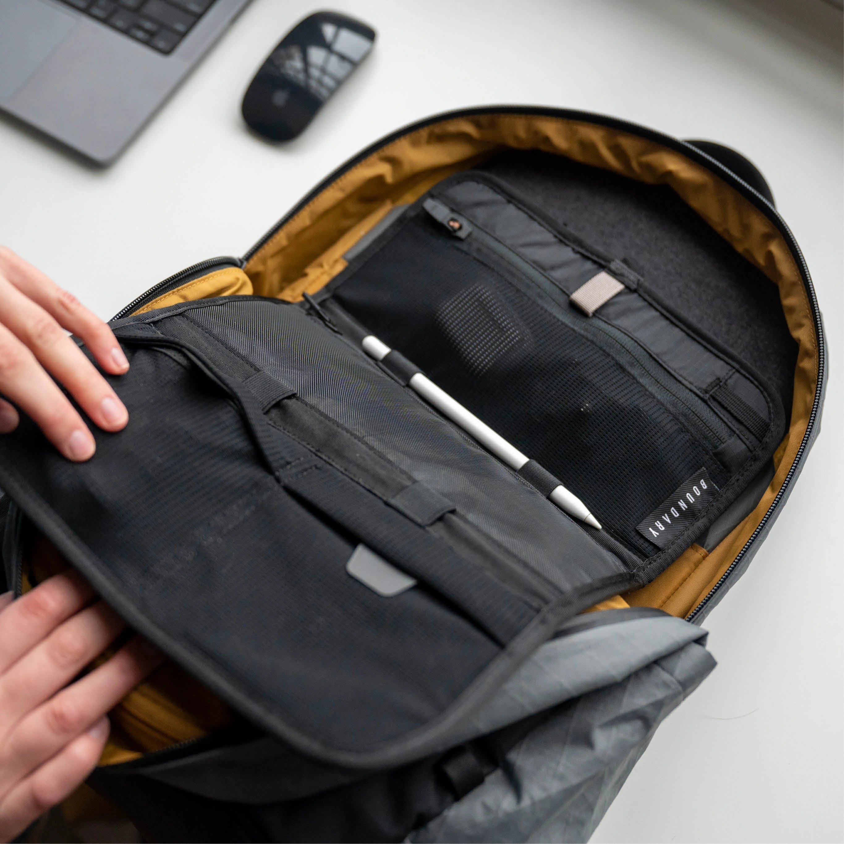 マグドックでバックパック内部に装着